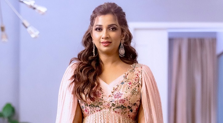 ‘আরও শক্তিশালী হয়ে ফিরব’ কেন বললেন শ্রেয়া ঘোষাল